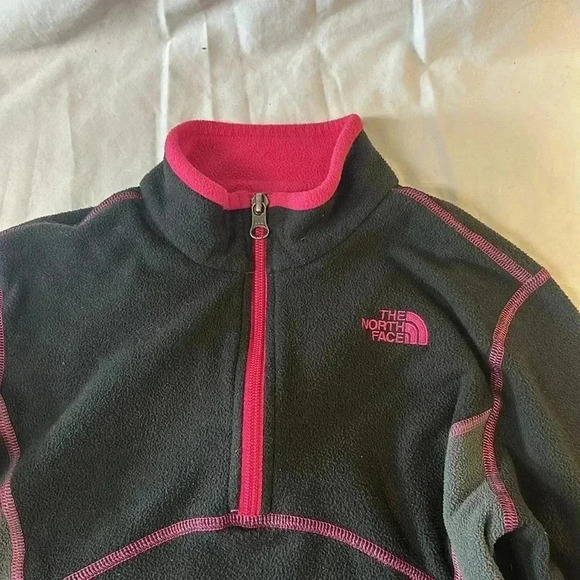 The North  Face - 1/4 zip pullover fleece jacket/sweater. Size L - Picture 2 of 5